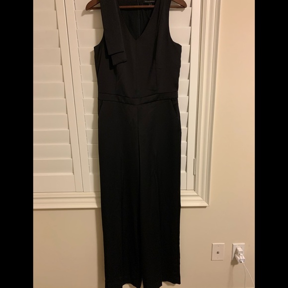 Black sleeveless jumpsuit from Banana Republic - Picture 1 of 4